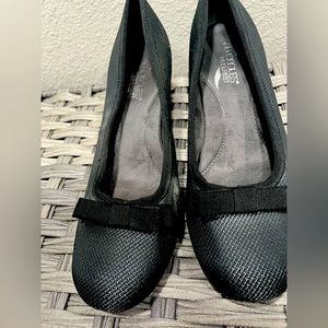 Aerosols kitten heels.